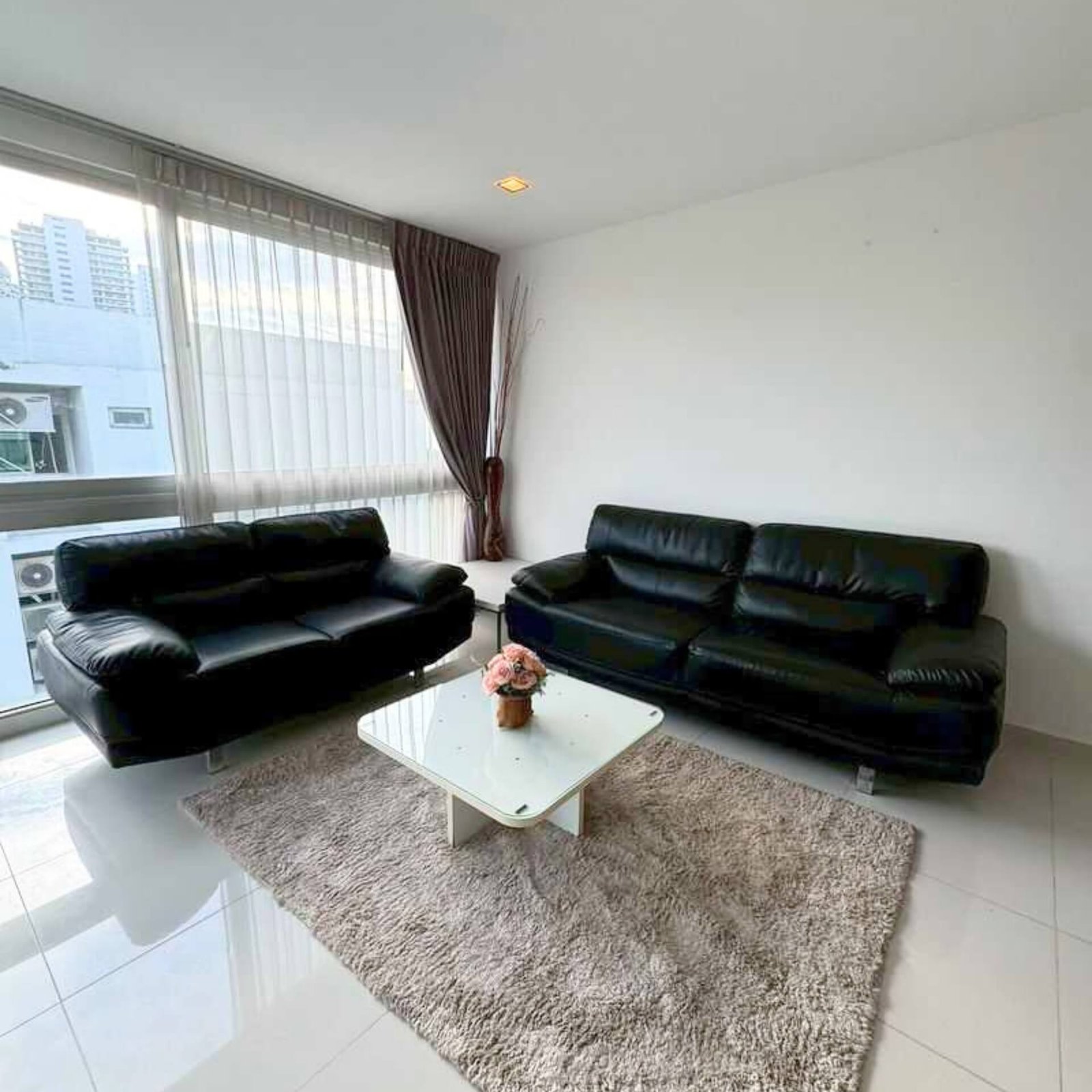 Club Royal Condo - select property pattaya