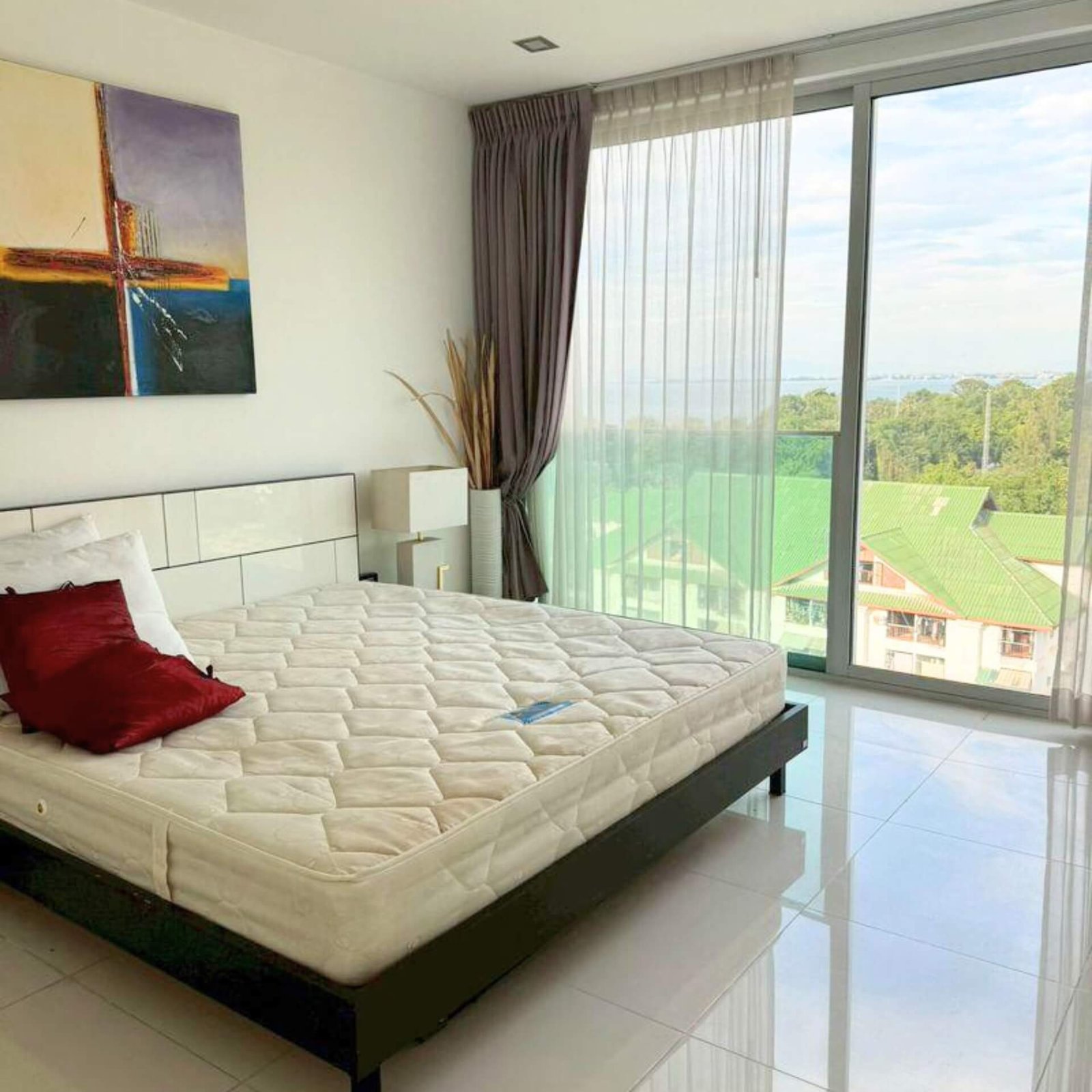 Club Royal Condo - select property pattaya