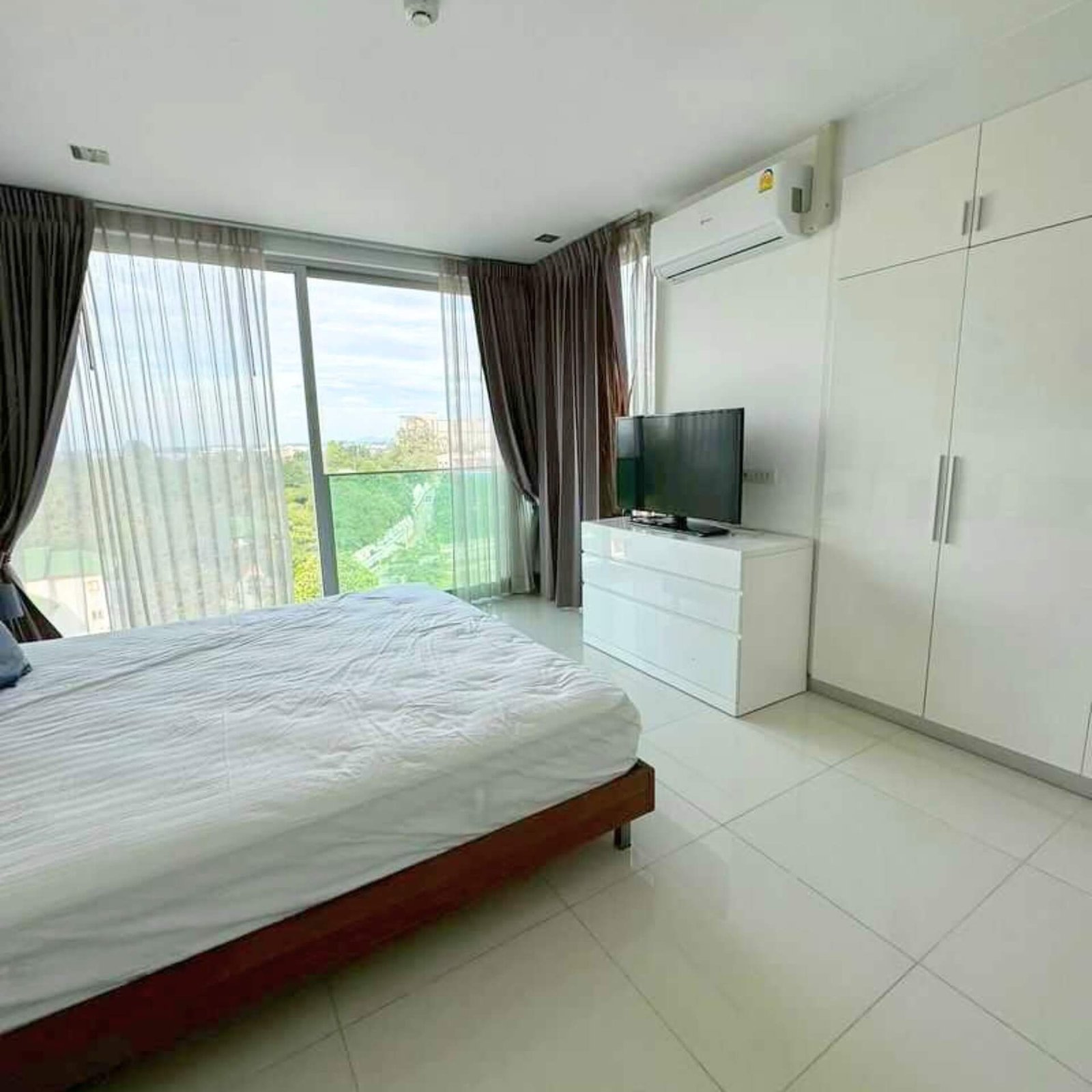 Club Royal Condo - select property pattaya