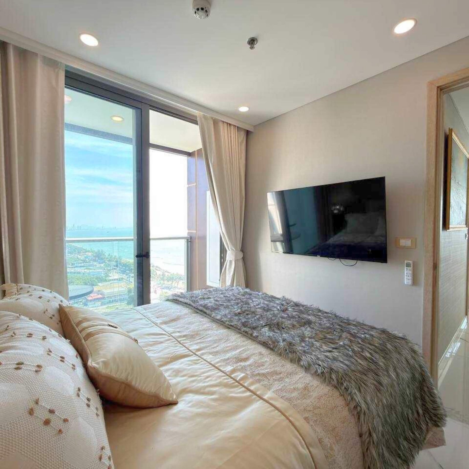 Copacabana Beach Jomtien 19th Floor - select property pattaya