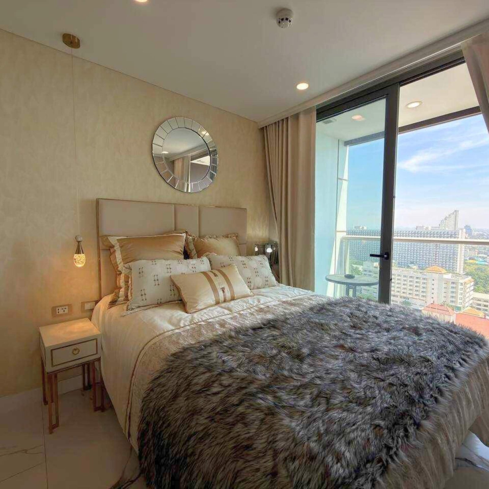 Copacabana Beach Jomtien 19th Floor - select property pattaya