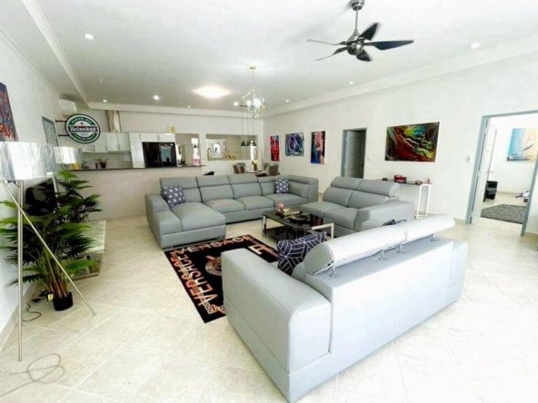 Luxury Pool Villa Majestic Residence - select property pattaya