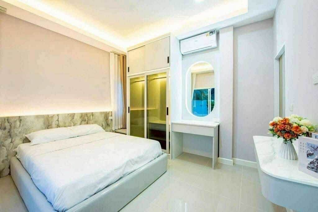 Pool Villa on Chaiyapruek 2nd Rd - select property pattaya