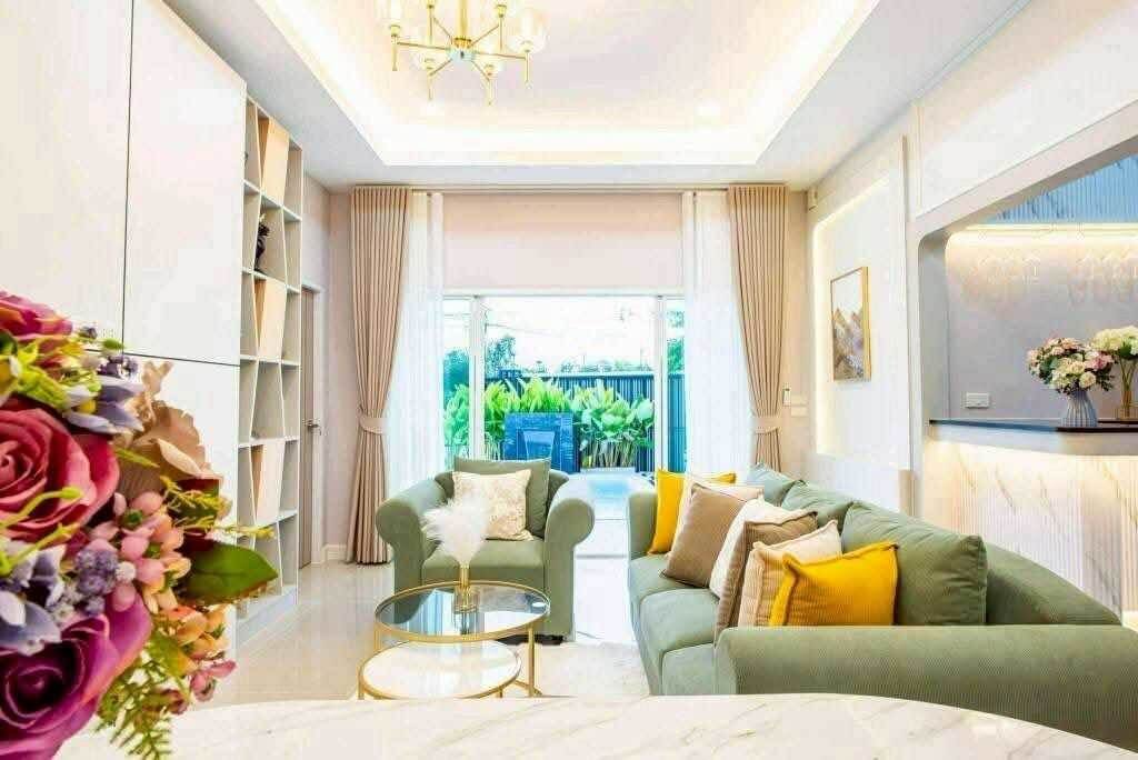 Pool Villa on Chaiyapruek 2nd Rd - select property pattaya