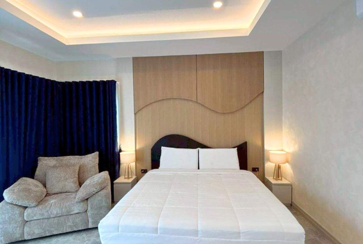 T.W. Garden Hill Pool Villa - select property pattaya