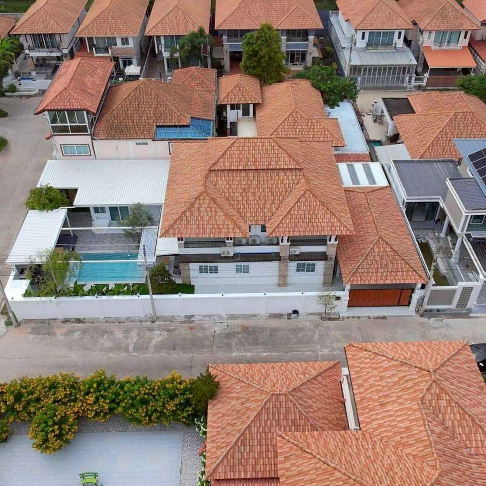 T.W. Garden Hill Pool Villa - select property pattaya