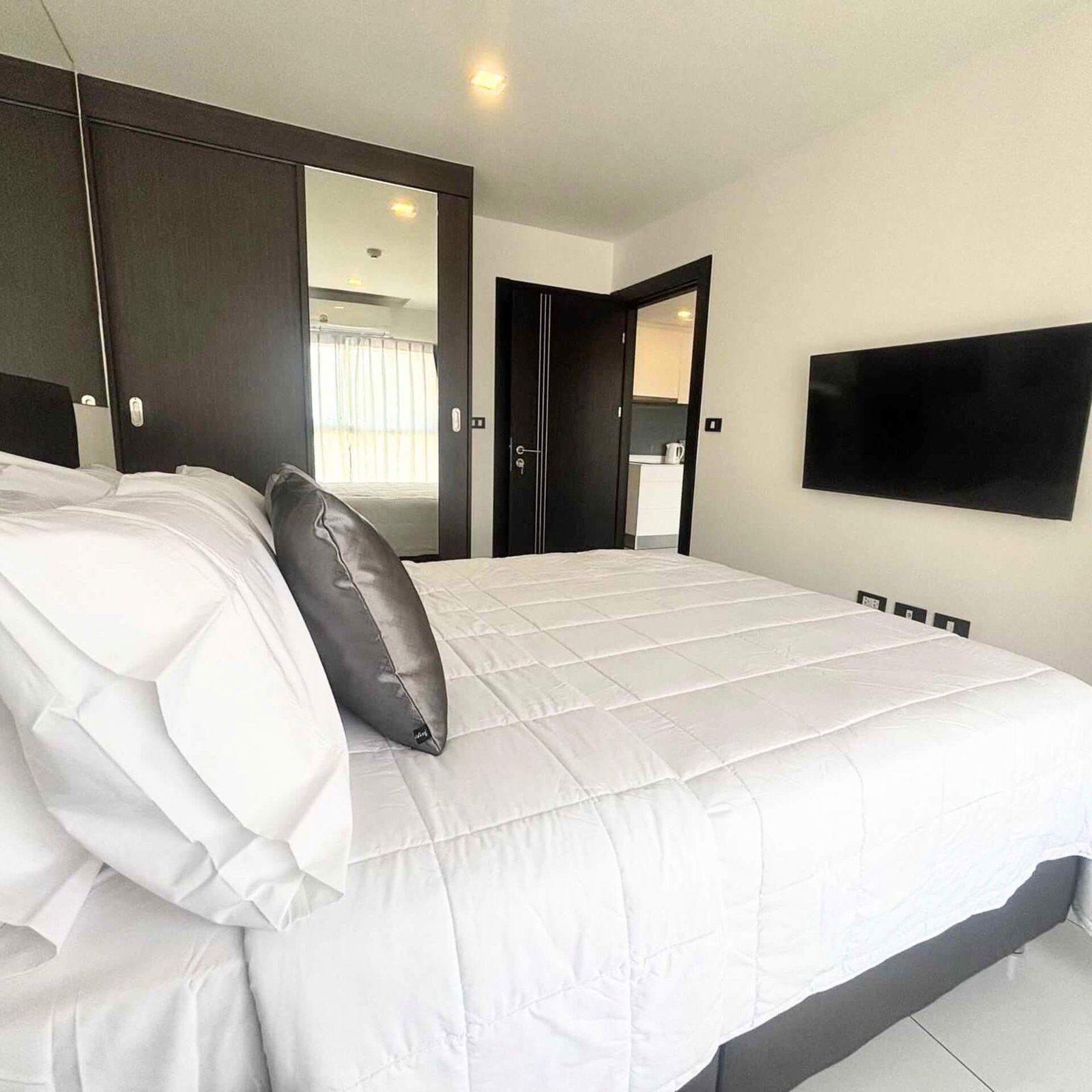 The Place Condo - select property pattaya