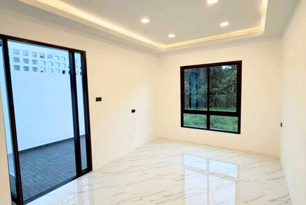 3-Storey TownHouse -SST2512121- select property pattay