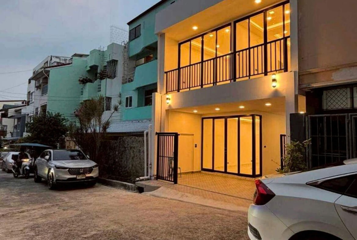 3-Storey TownHouse -SST2512121- select property pattay
