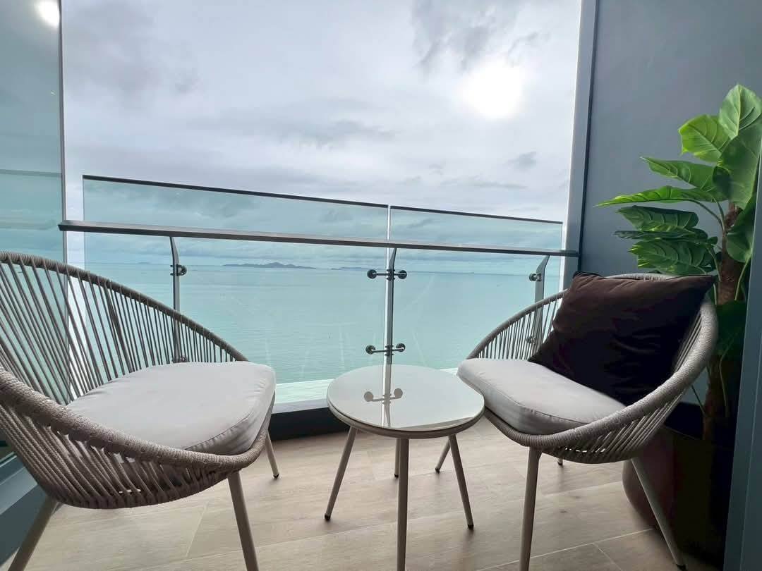 AROM Wongamat Super-Luxury 21st Floor Beachfront Sanctuary – select property pattaya (1) AROM Wongamat Super-Luxury 21st Floor Beachfront Sanctuary - select property pattaya