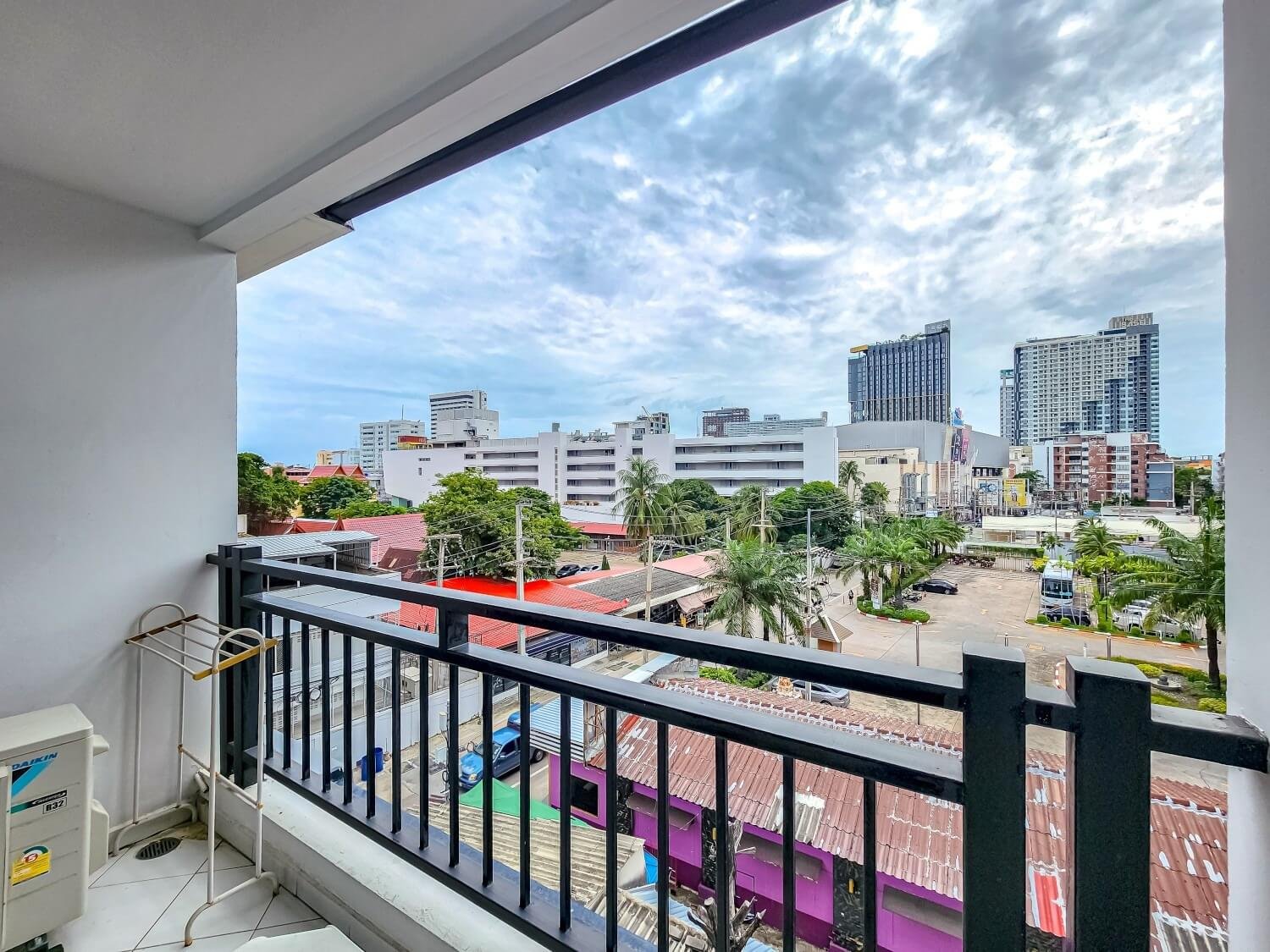 Avenue Residence 5th-Floor City Oasis in the Heart of Central Pattaya – select property pattaya (8) Avenue Residence 5th-Floor City Oasis in the Heart of Central Pattaya - select property pattaya
