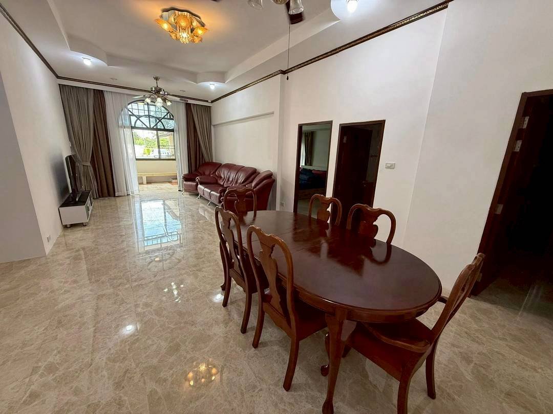 Baan Dusit Pattaya 1 Spacious 4-Bedroom Family Residence in a Prime Resort Zone - select property pattaya