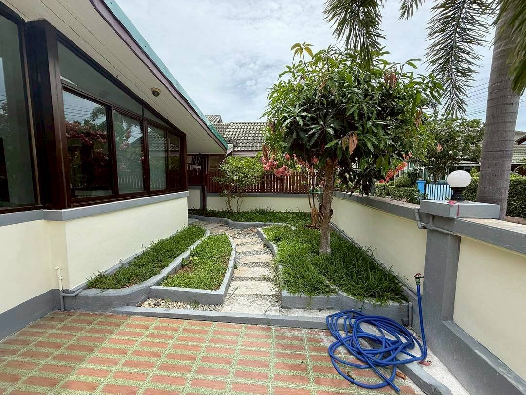 Baan Dusit Pattaya 1 Spacious 4-Bedroom Family Residence in a Prime Resort Zone - select property pattaya