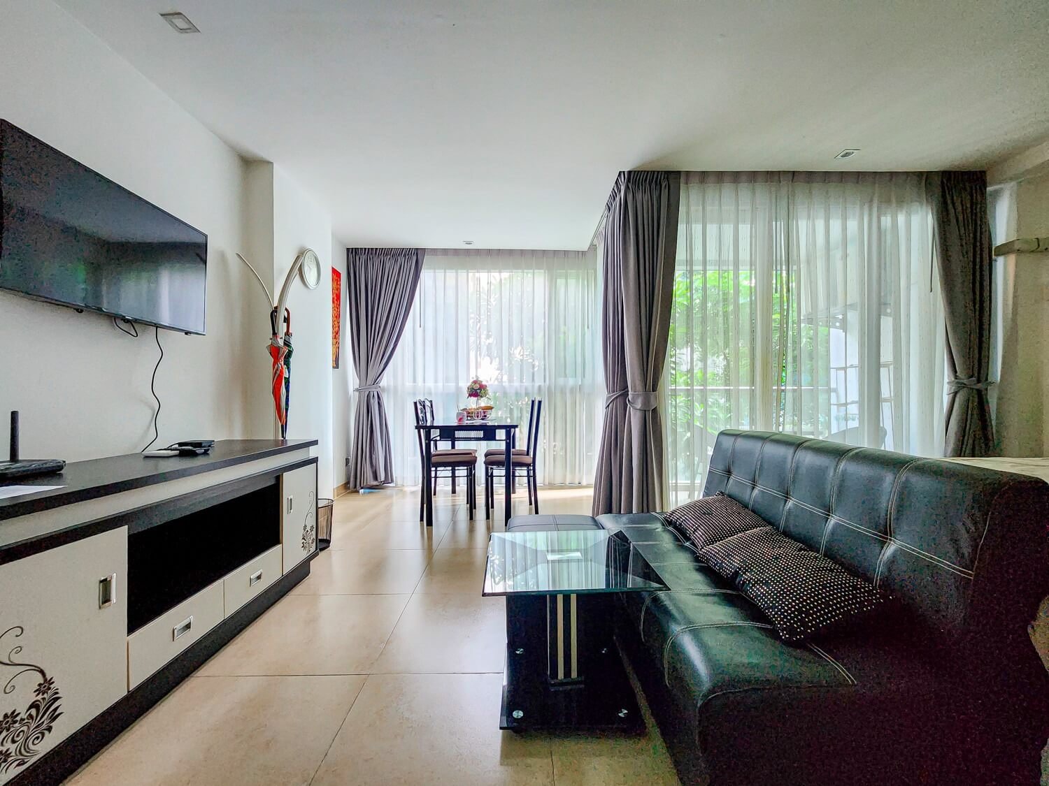 Centara Avenue Residence & Suites Modern City-Center Studio with Garden Views – select property pattaya (3) Centara Avenue Residence & Suites Modern City-Center Studio with Garden Views - select property pattaya