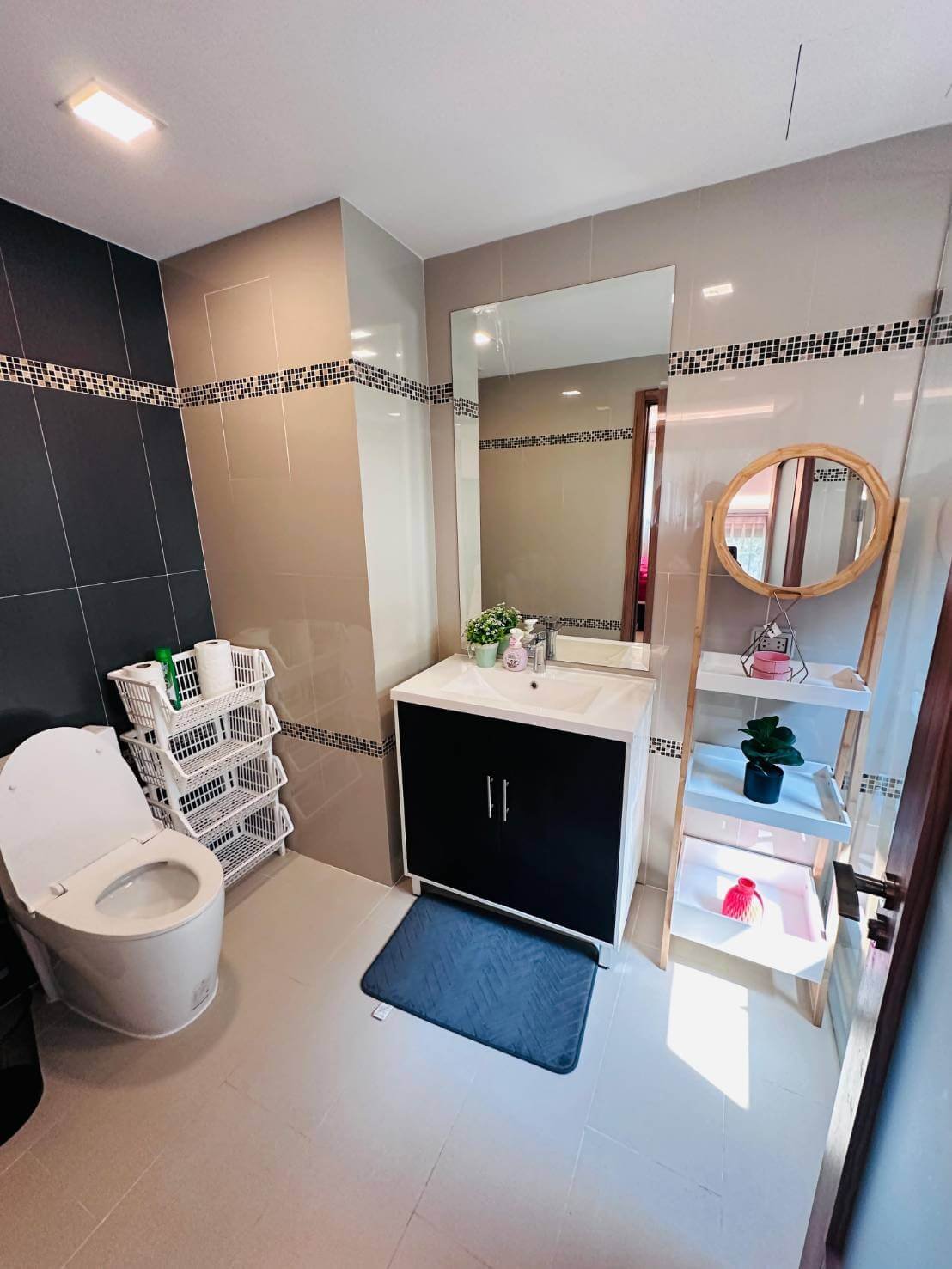 Club Royal Naklua Spacious 2-Bedroom Oasis Steps from Wongamat Beach – select property pattaya (11) Club Royal Naklua Spacious 2-Bedroom Oasis Steps from Wongamat Beach - select property pattaya