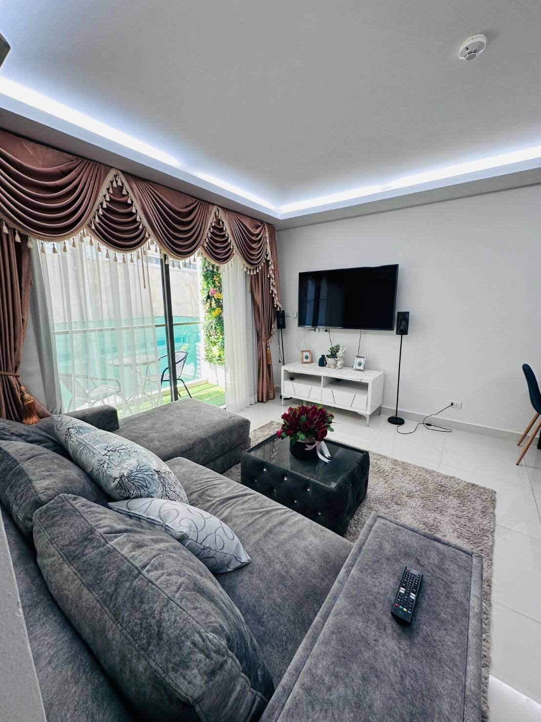 Club Royal Naklua Spacious 2-Bedroom Oasis Steps from Wongamat Beach – select property pattaya (5) Club Royal Naklua Spacious 2-Bedroom Oasis Steps from Wongamat Beach - select property pattaya