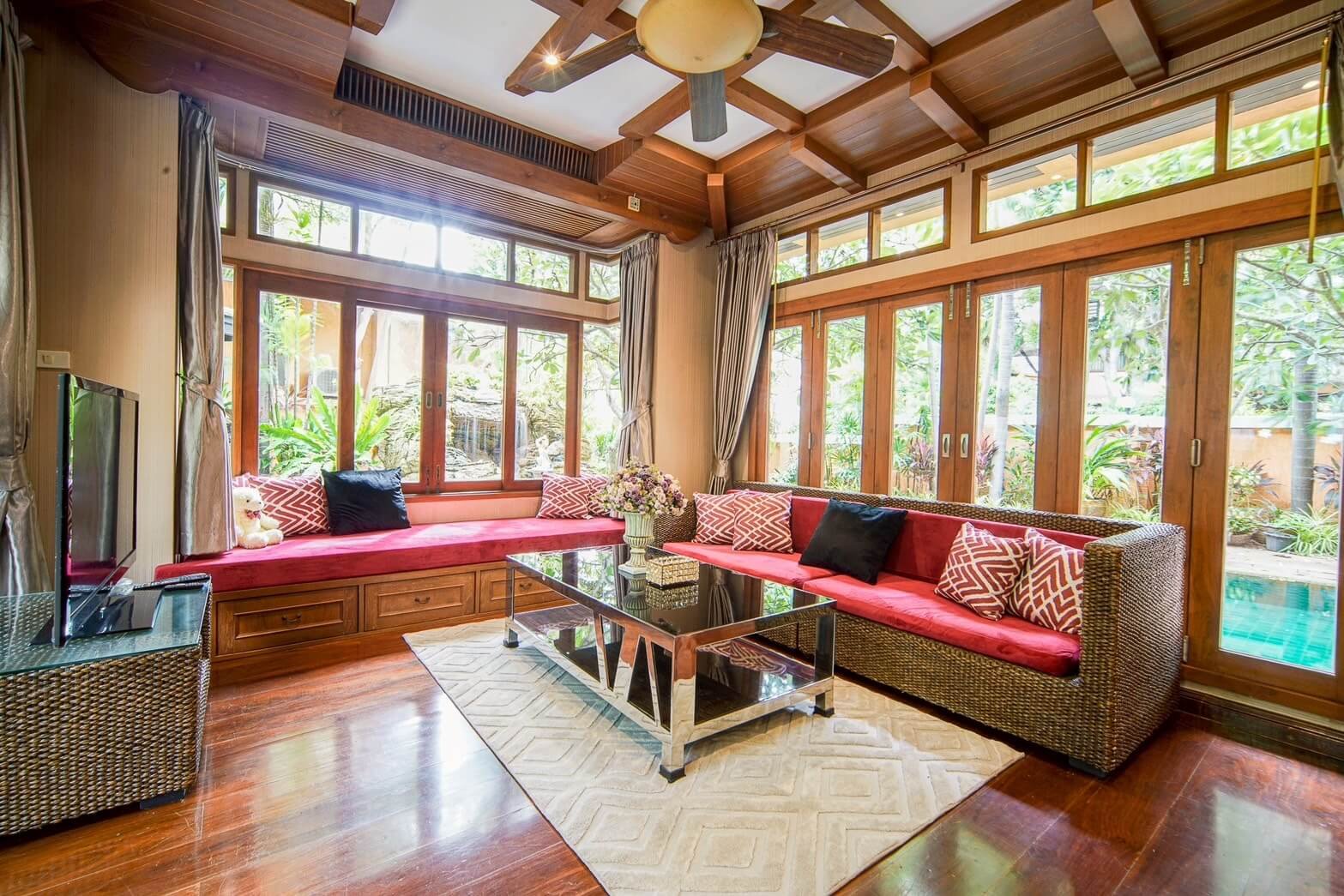 Dharawadi Luxury Pool Villa – Exclusive 150m from Jomtien Beach – select property pattaya (4) Dharawadi Luxury Pool Villa - Exclusive 150m from Jomtien Beach - select property pattaya