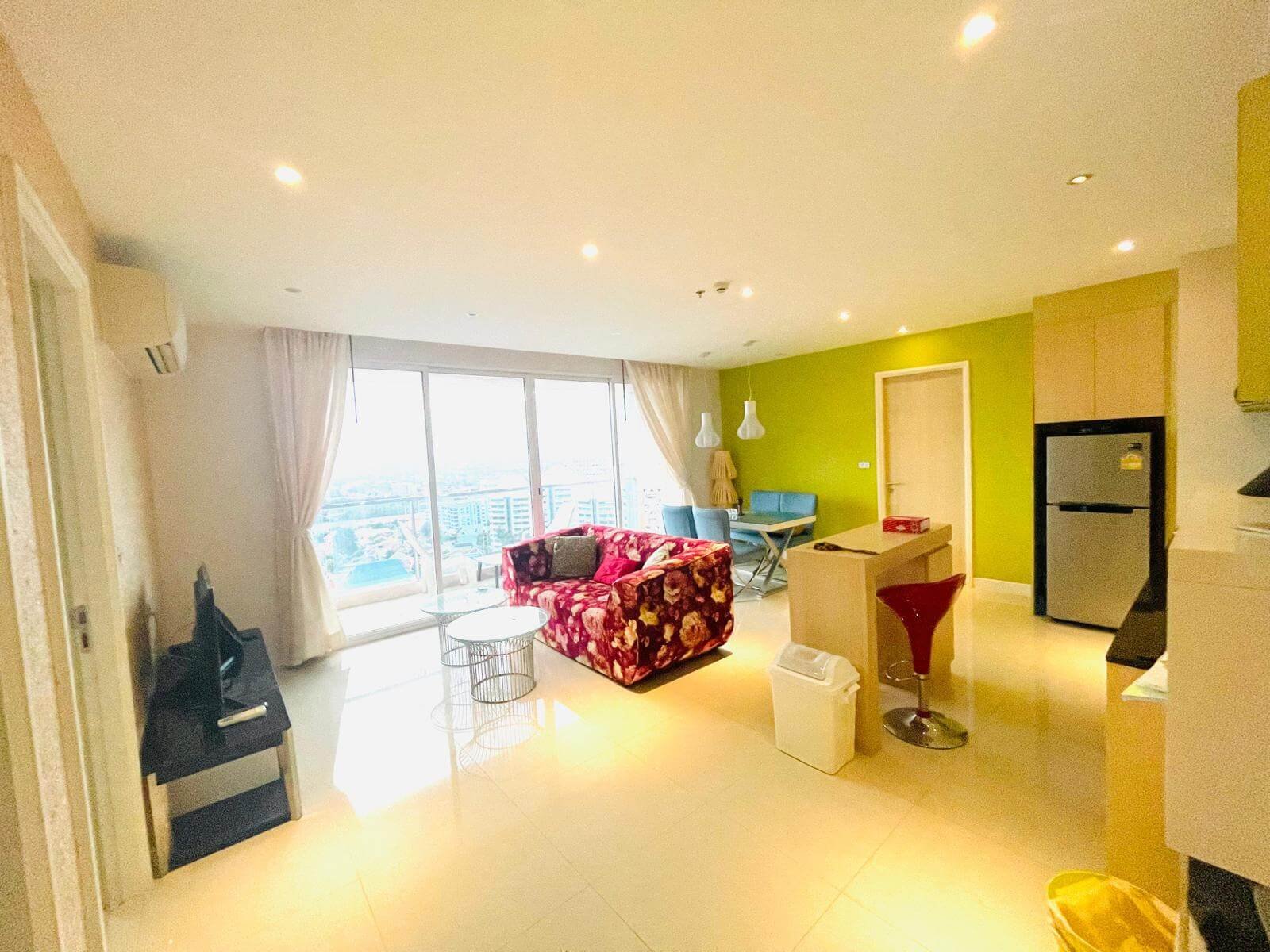 Grande Caribbean Resort High-Floor 2-Bedroom Pool View Residence on Thappraya Road - select property pattaya