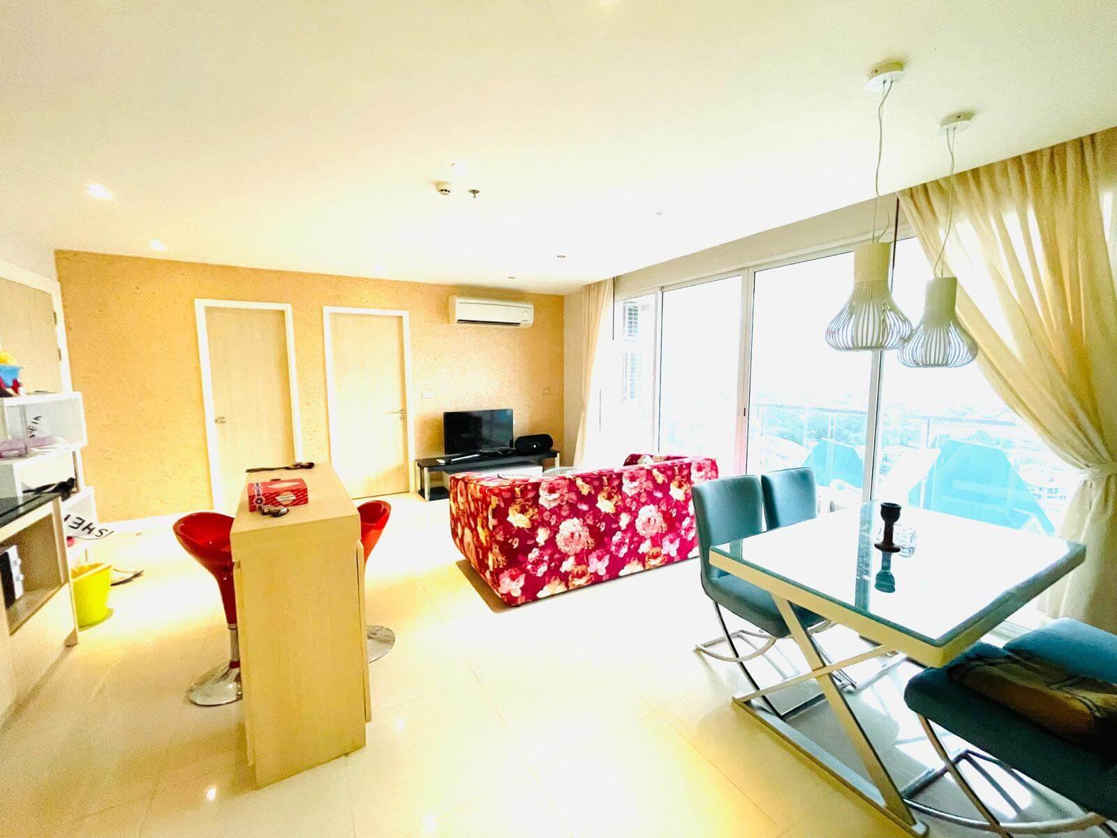 Grande Caribbean Resort High-Floor 2-Bedroom Pool View Residence on Thappraya Road - select property pattaya