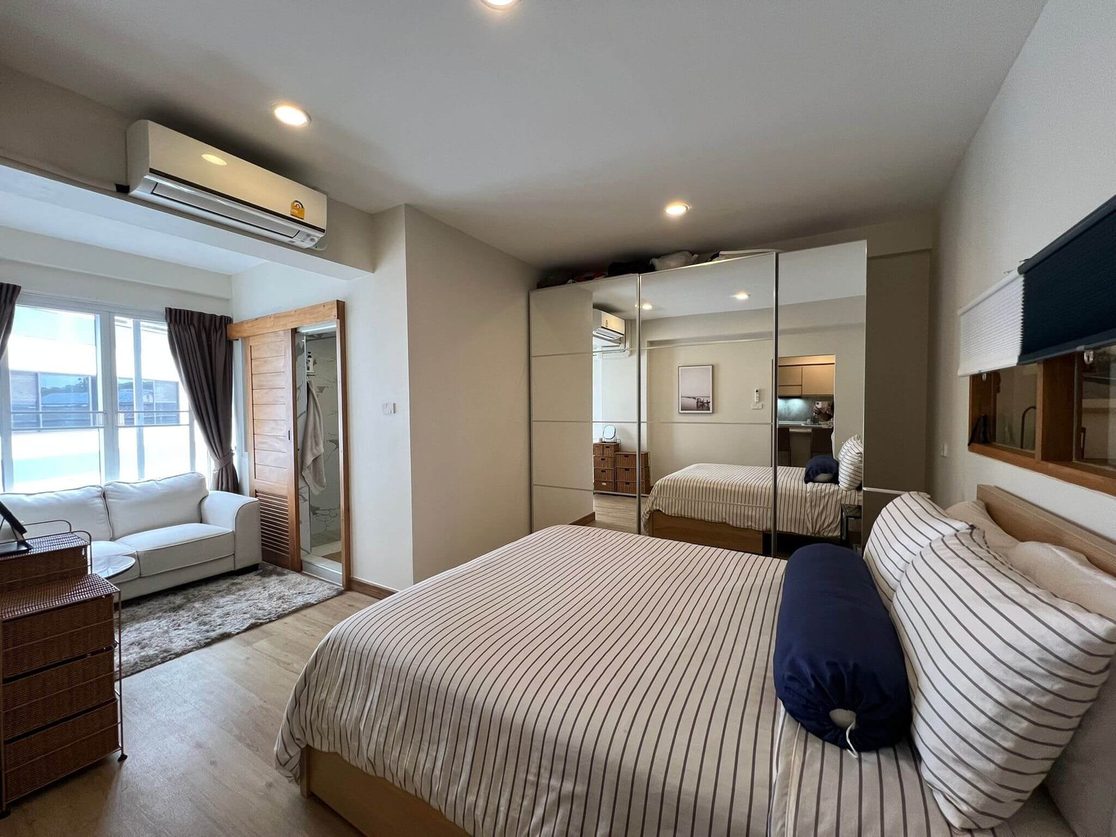 Hagone Condotel – Newly Renovated 2BR Modern Classic Residence – select property pattaya (4) Hagone Condotel - Newly Renovated 2BR Modern Classic Residence - select property pattaya