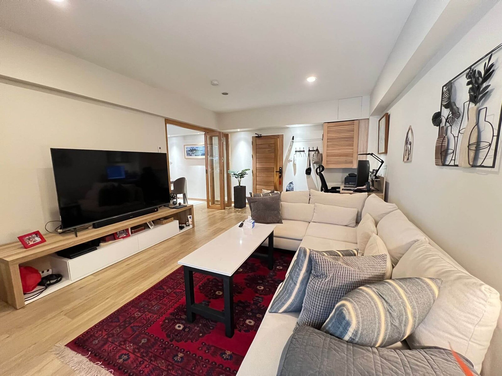 Hagone Condotel – Newly Renovated 2BR Modern Classic Residence – select property pattaya (8) Hagone Condotel - Newly Renovated 2BR Modern Classic Residence - select property pattaya