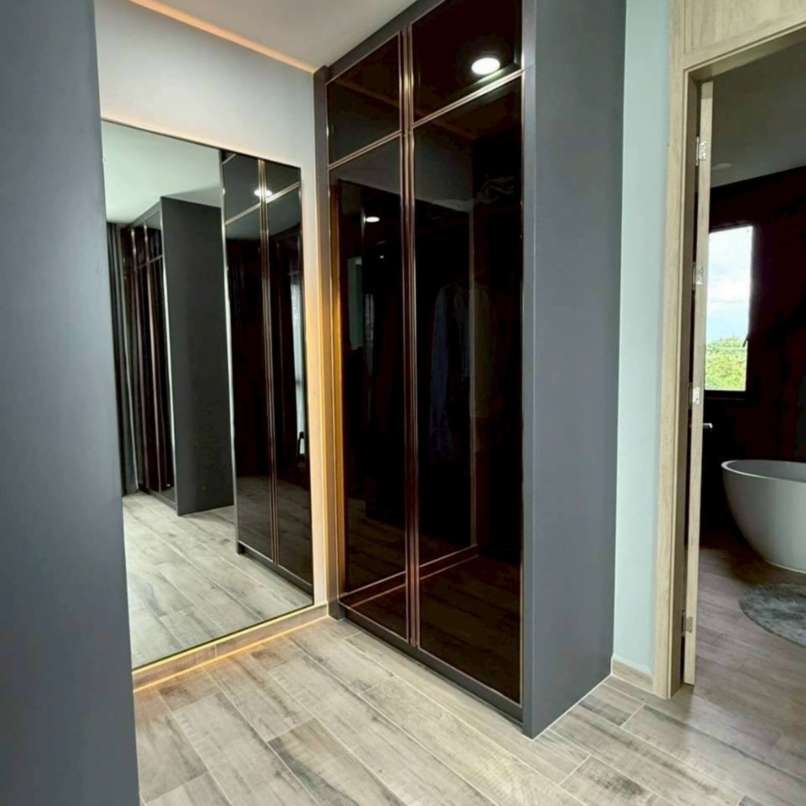 Impress House Village Newly Completed 330 sq.m. 5-Bedroom Luxury Pool Villa - select property pattaya