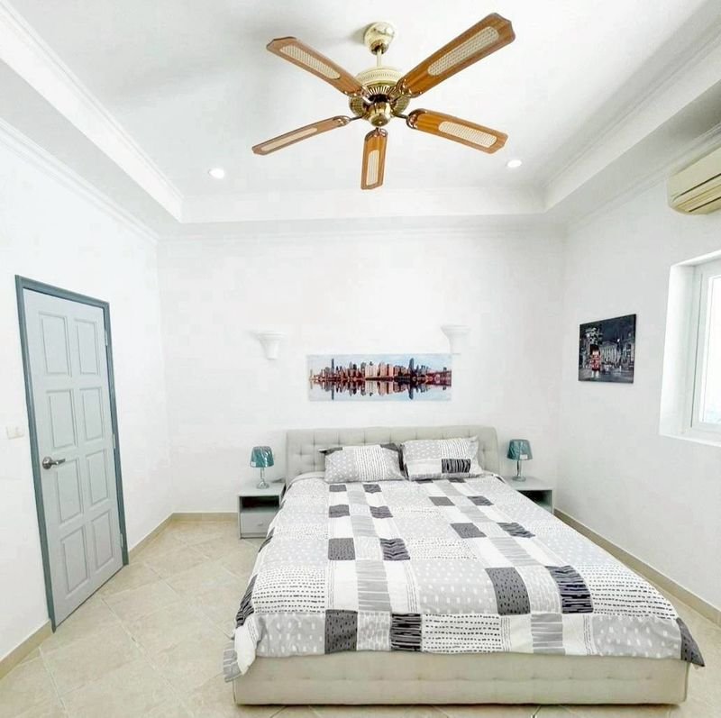 Majestic Residence Rare 12-Bedroom Beachfront Estate on Pratamnak Hill - select property pattaya