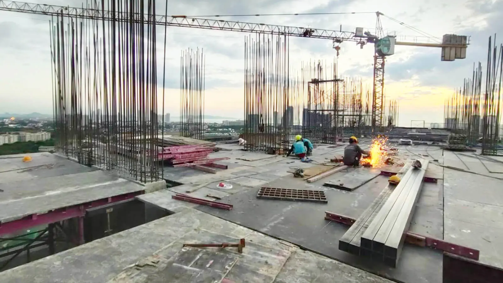Marina-Golden-Bay-Pattaya-constraction-update-27-december-2025-Select-property-pattaya-5