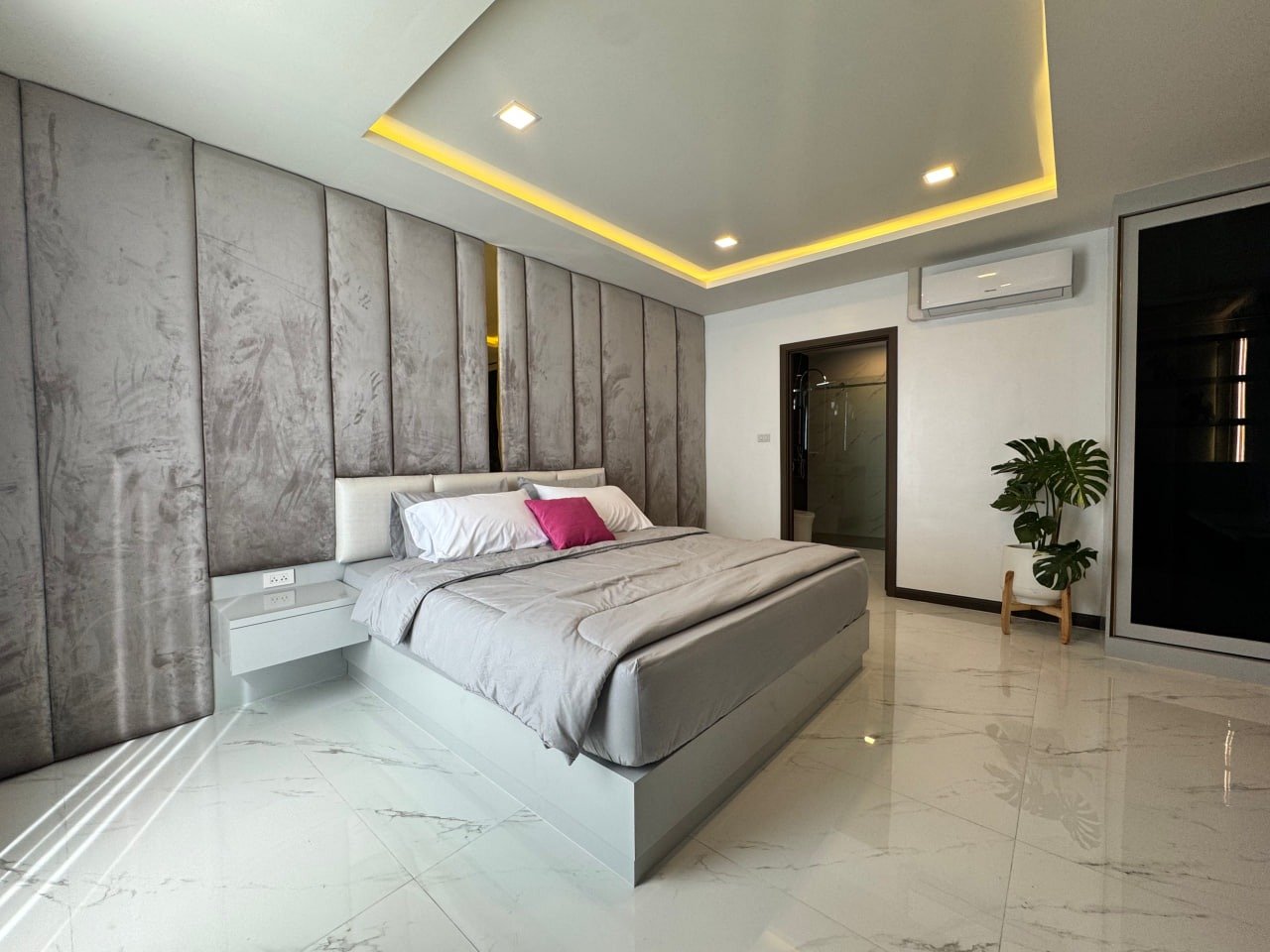 Newly Renovated 6-Bedroom Luxury Pool Villa – Ekmongkhon Village Jomtien - select property pattaya