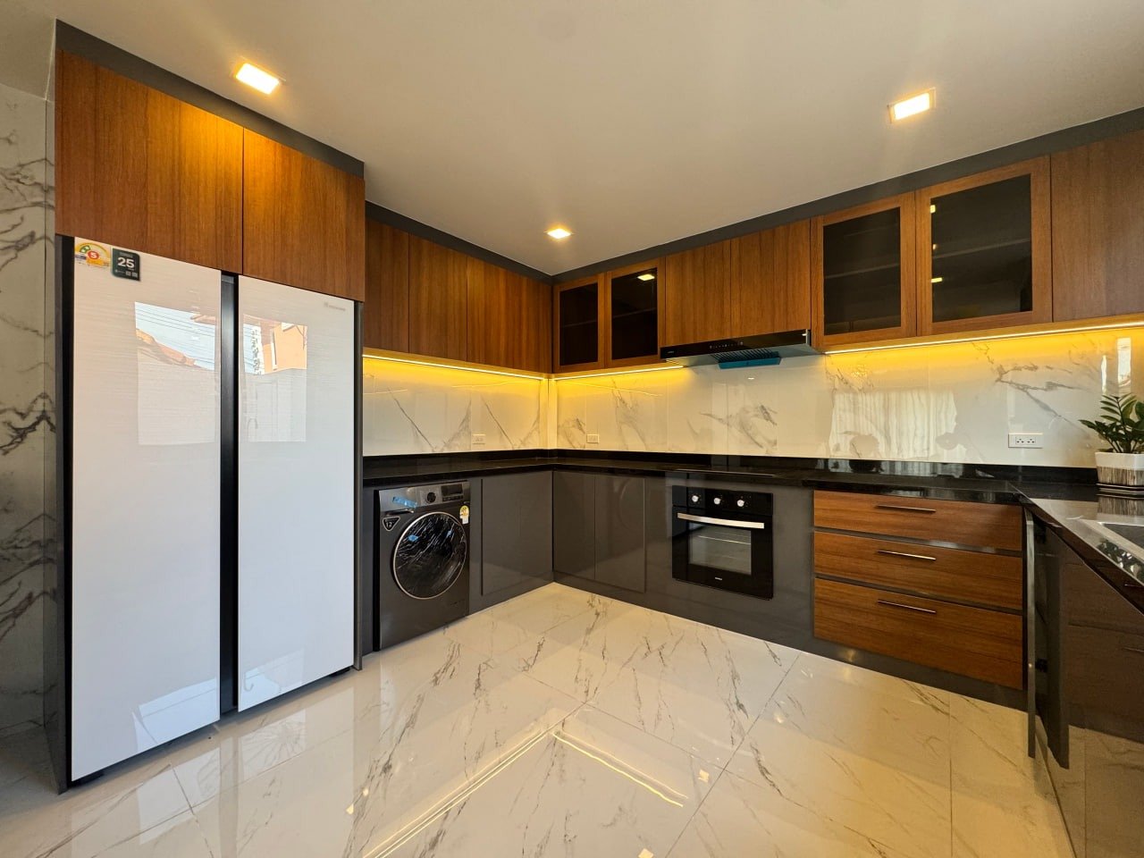 Newly Renovated 6-Bedroom Luxury Pool Villa – Ekmongkhon Village Jomtien - select property pattaya