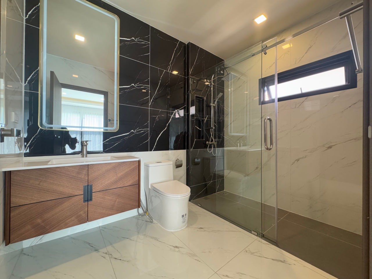 Newly Renovated 6-Bedroom Luxury Pool Villa – Ekmongkhon Village Jomtien - select property pattaya