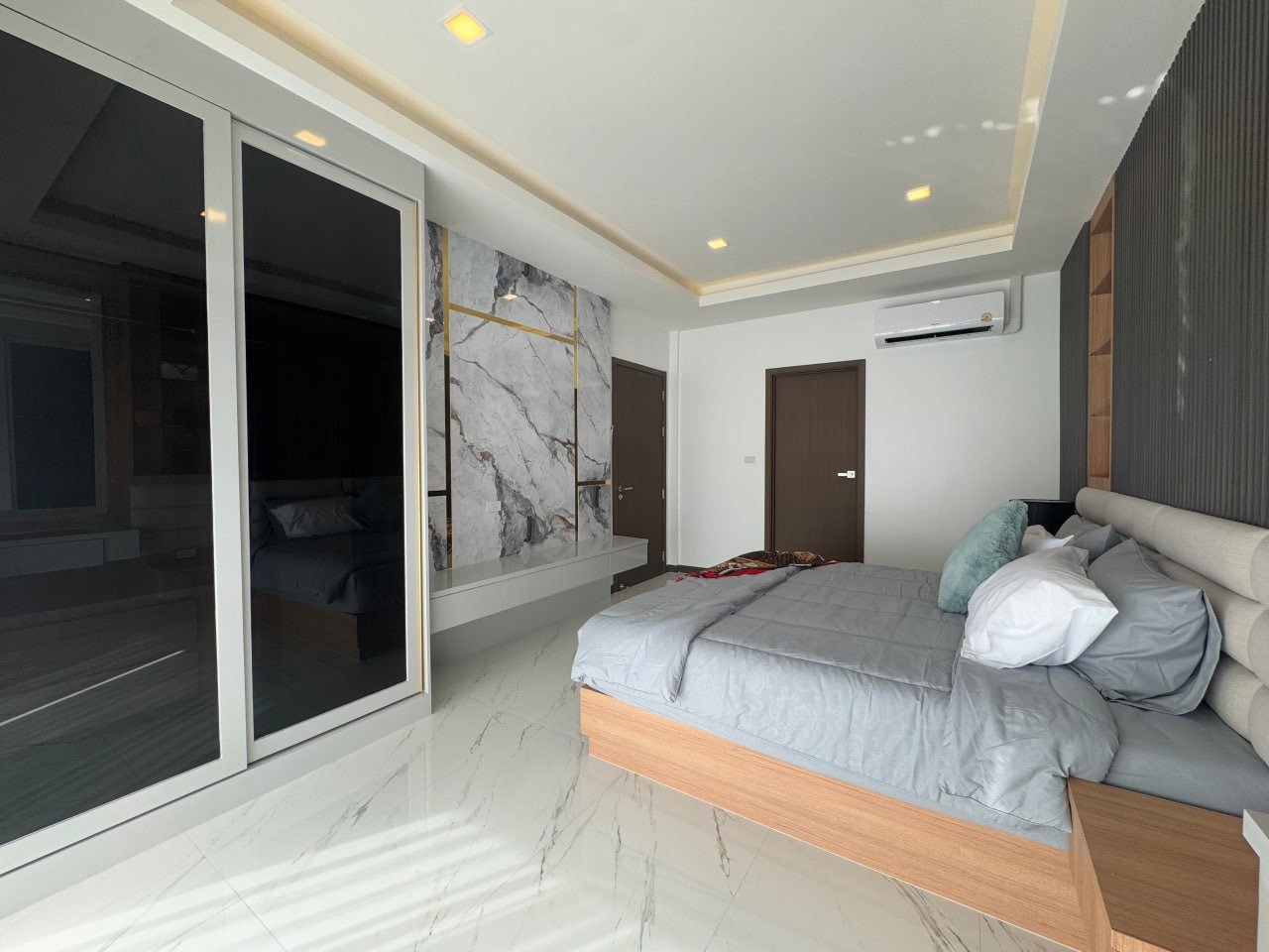 Newly Renovated 6-Bedroom Luxury Pool Villa – Ekmongkhon Village Jomtien - select property pattaya