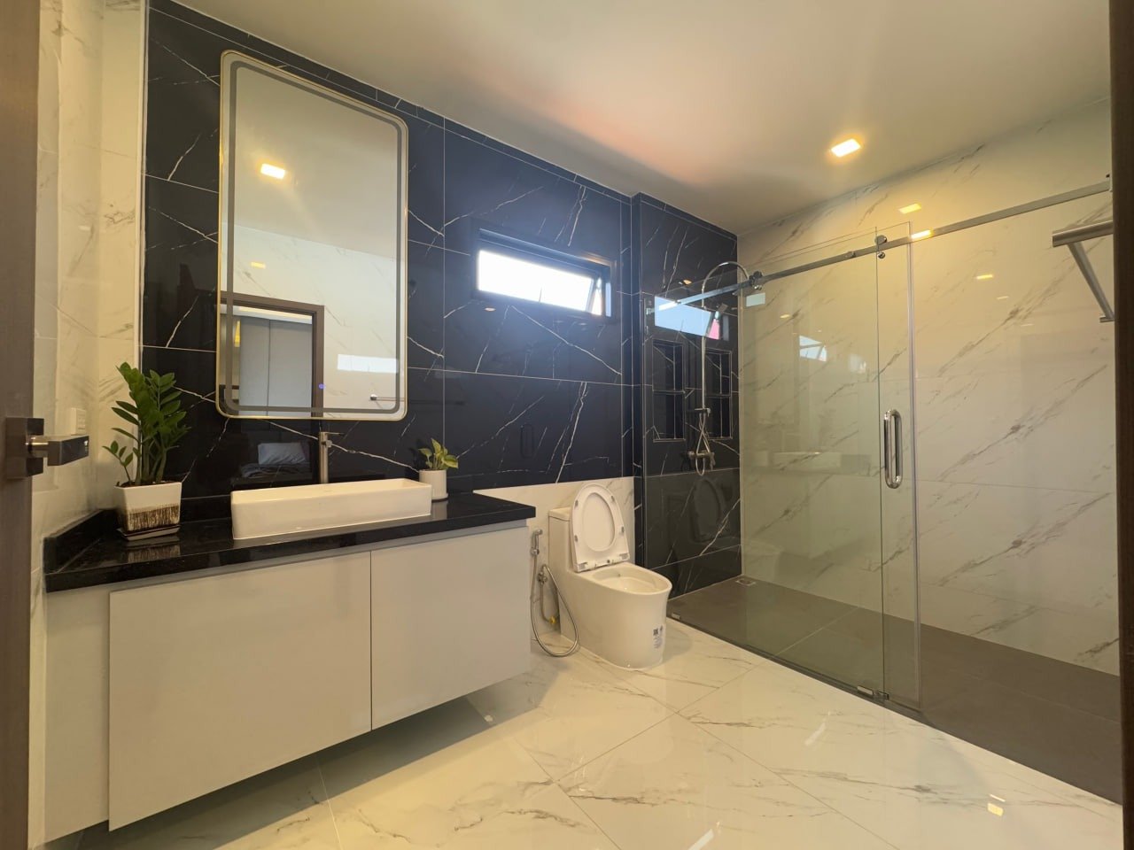 Newly Renovated 6-Bedroom Luxury Pool Villa – Ekmongkhon Village Jomtien - select property pattaya