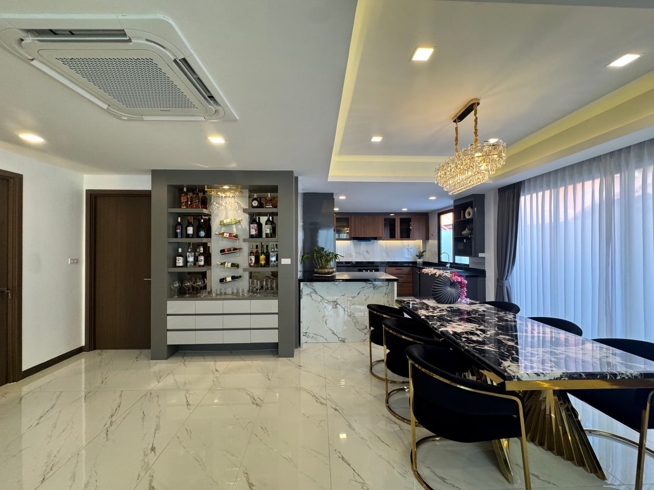 Newly Renovated 6-Bedroom Luxury Pool Villa – Ekmongkhon Village Jomtien - select property pattaya