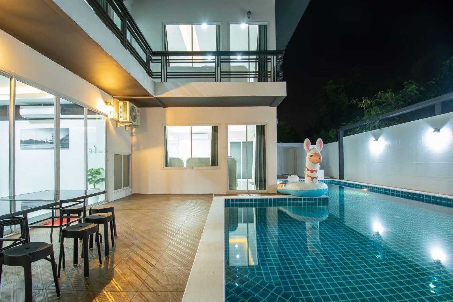 Primo Luxury Pool Villa – Modern 4BR Resort-Style Living in Huay Yai – select property pattaya (10) Primo Luxury Pool Villa - Modern 4BR Resort-Style Living in Huay Yai - select property pattaya