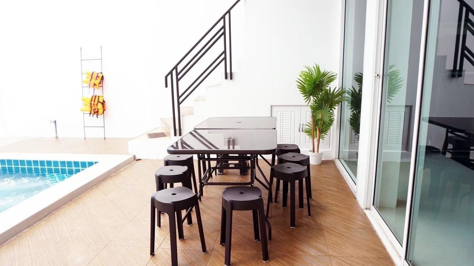 Primo Luxury Pool Villa – Modern 4BR Resort-Style Living in Huay Yai – select property pattaya (8) Primo Luxury Pool Villa - Modern 4BR Resort-Style Living in Huay Yai - select property pattaya