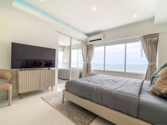 Sugar Beach Condominium Ultra-Exclusive 147 sq.m. Beachfront Garden Residence - select property pattaya