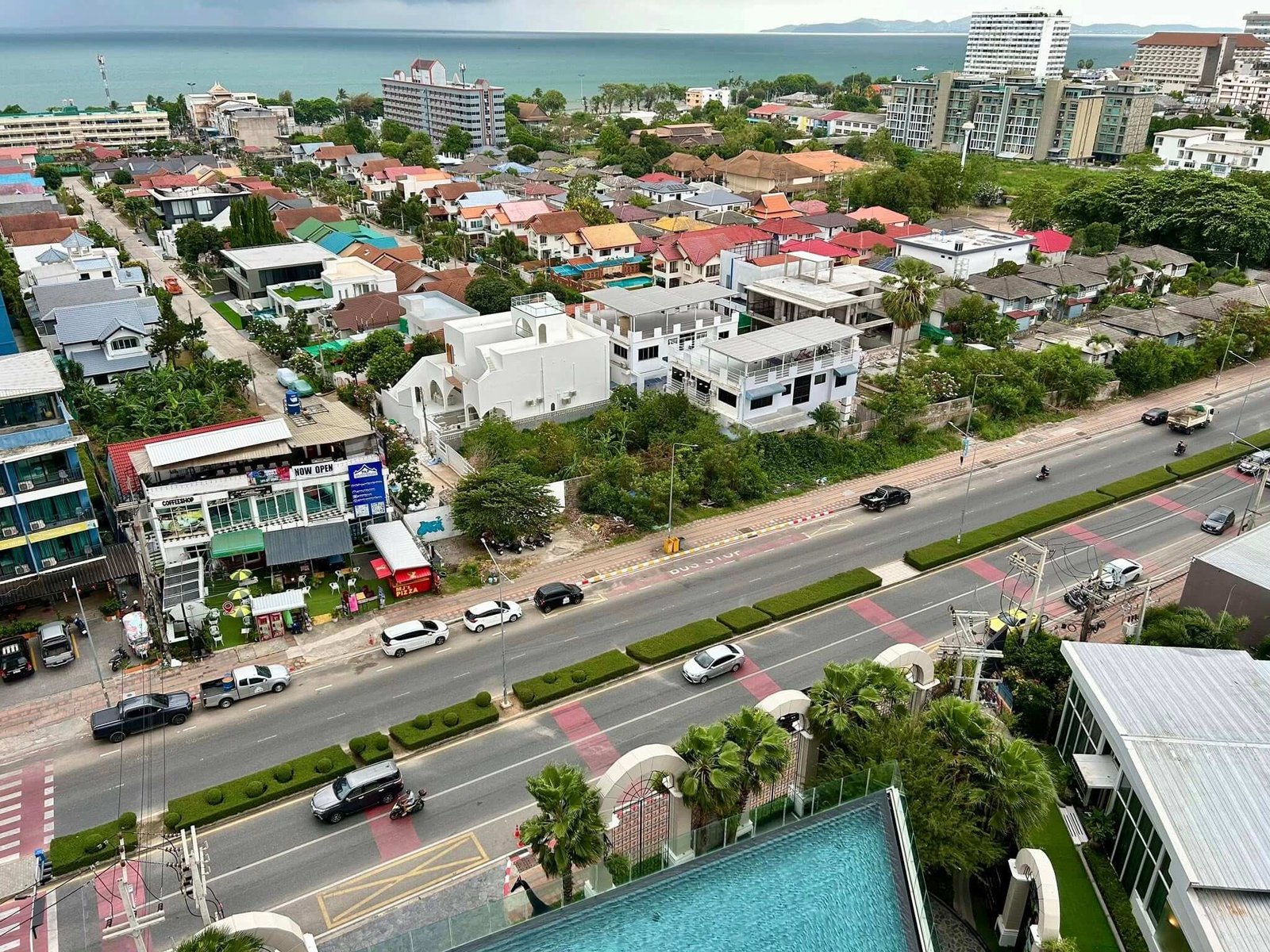 The Riviera Ocean Drive 13th Floor Luxury Sea-View Suite with Private Jacuzzi - select property pattaya