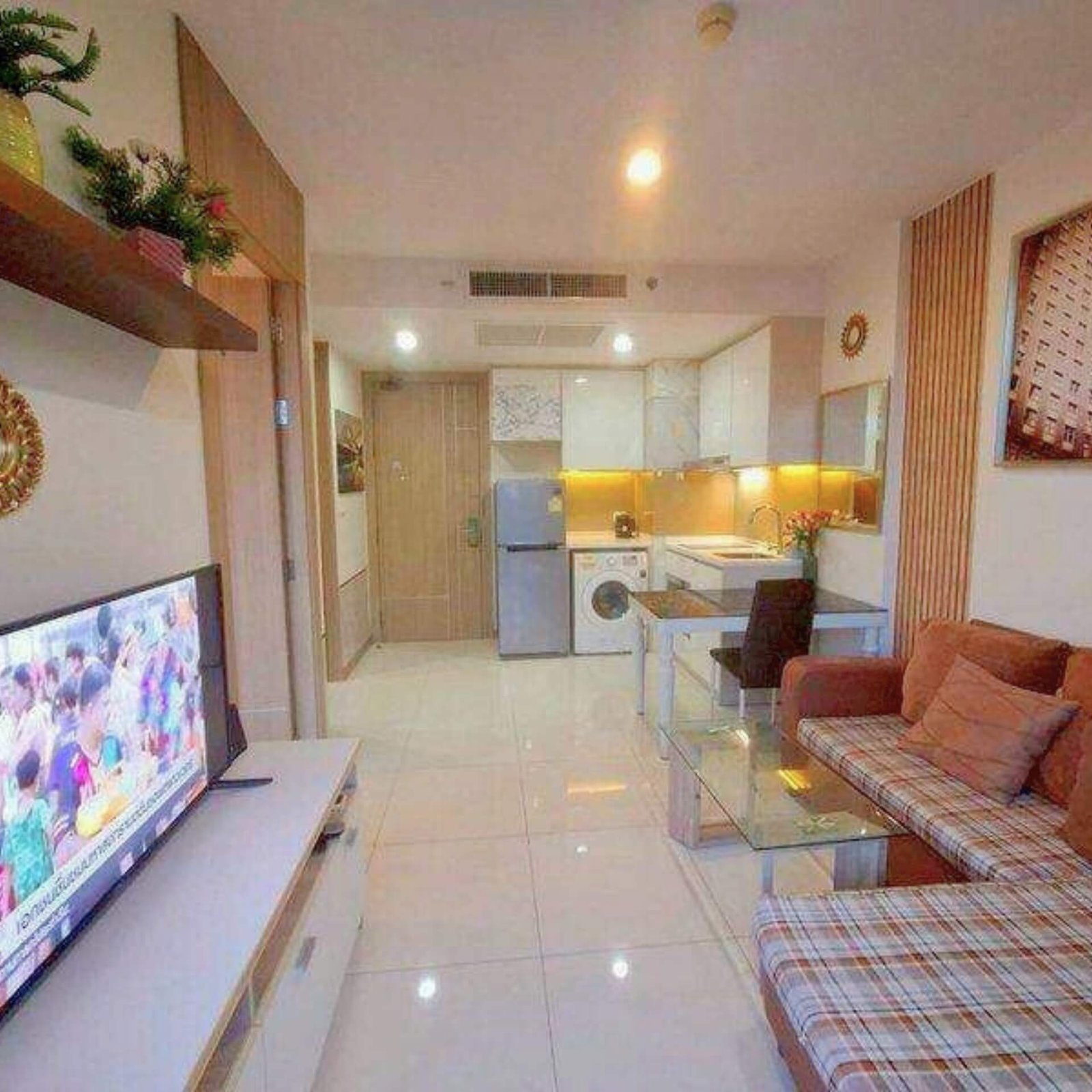 The Riviera Wongamat Resort-Style 1-Bedroom Pool View Suite in Pattaya’s Best Neighborhood - select property pattaya