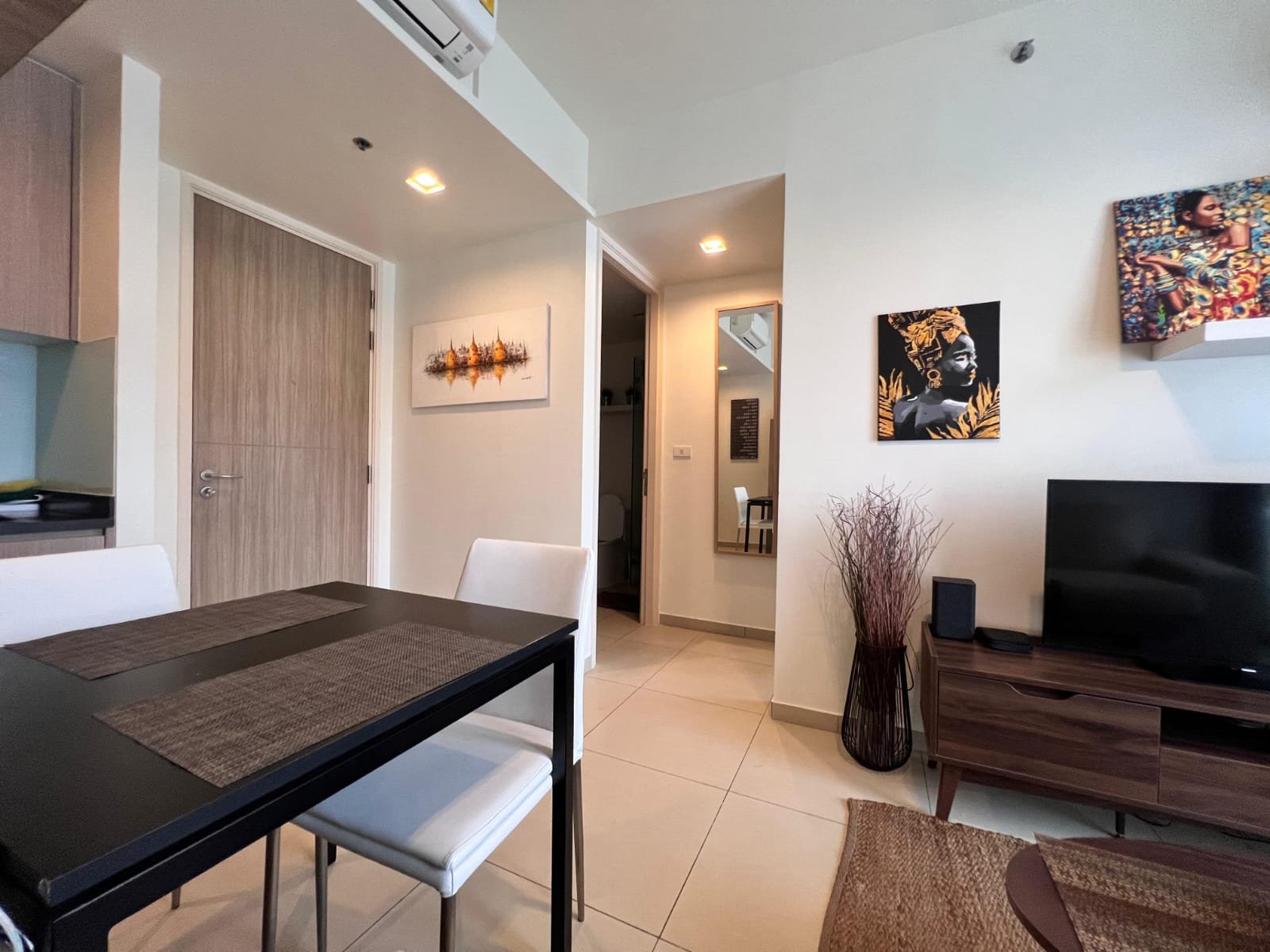 Unixx South Pattaya – Modern 1-Bedroom with Pool Side View - select property pattaya
