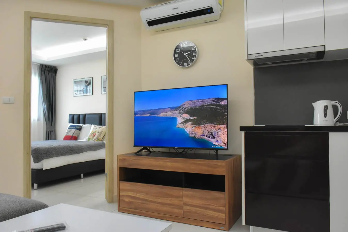 Water Park Condominium – Modern 1-Bedroom with Pool View & Prime Amenities - select property pattaya