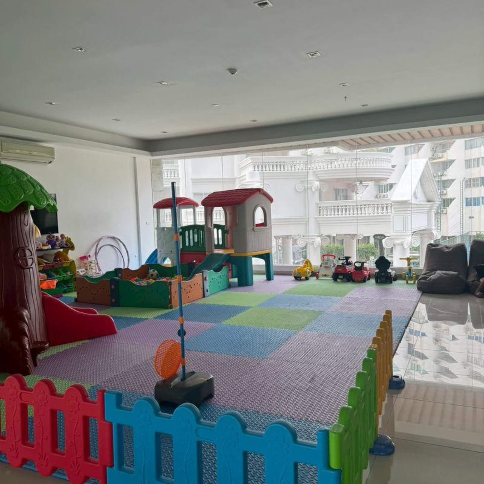 Wongamat Tower 6th-Floor Beachfront Studio with Ocean Vistas & Dual Infinity Pools - select property pattaya