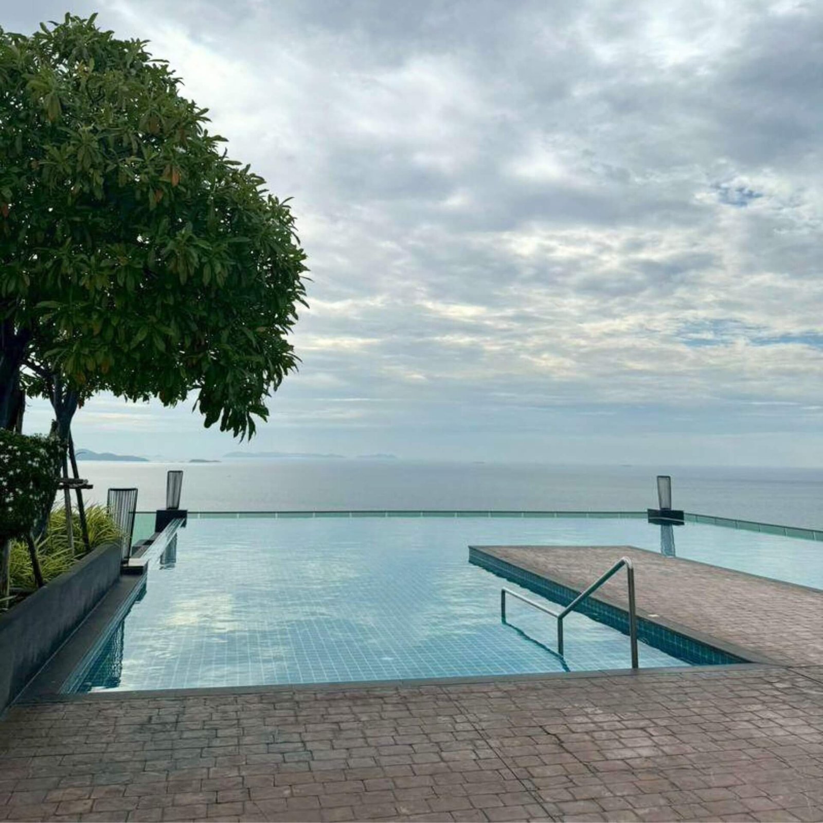 Wongamat Tower 6th-Floor Beachfront Studio with Ocean Vistas & Dual Infinity Pools - select property pattaya