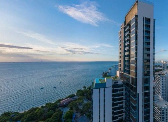 Andromeda Condominium High-Floor Modern Tropical Luxury on Pratamnak Hill RS251266 - select property pattaya