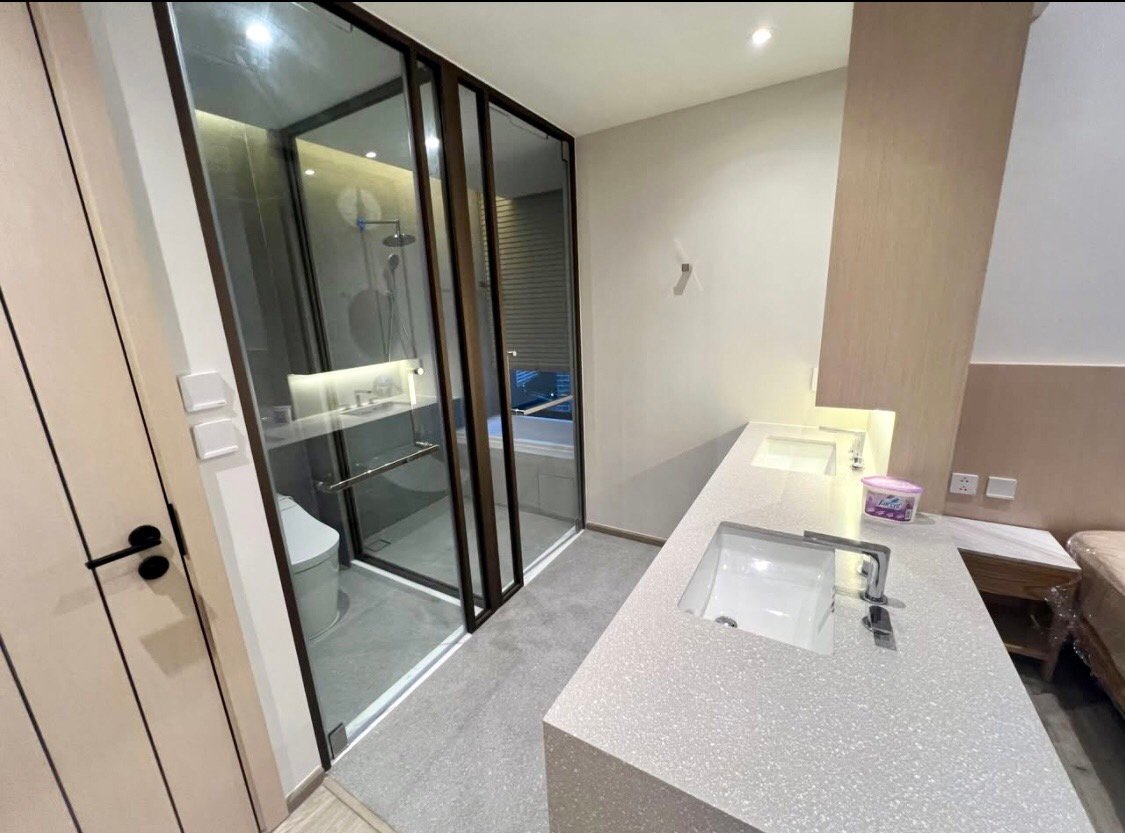 Arom Wongamat Ultra-Luxury 2-Bedroom Beachfront Residence with Private Lift Access RS251276 - select property pattaya