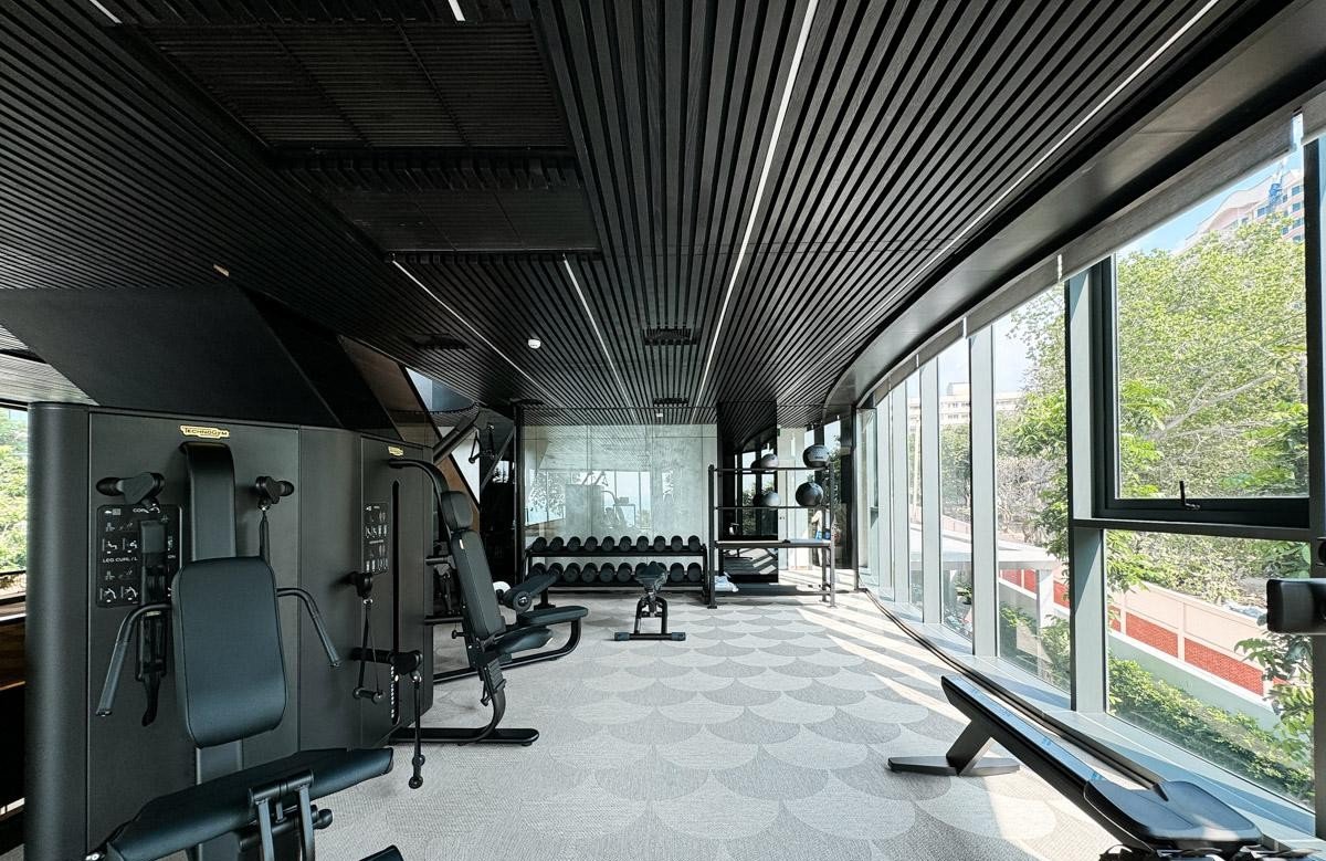 Arom Wongamat Ultra-Luxury 2-Bedroom Beachfront Residence with Private Lift Access RS251276 - select property pattaya