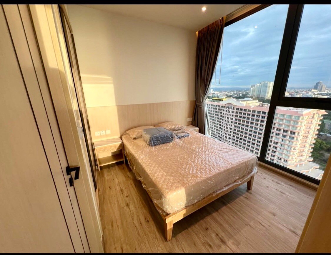 Arom Wongamat Ultra-Luxury 2-Bedroom Beachfront Residence with Private Lift Access RS251276 - select property pattaya