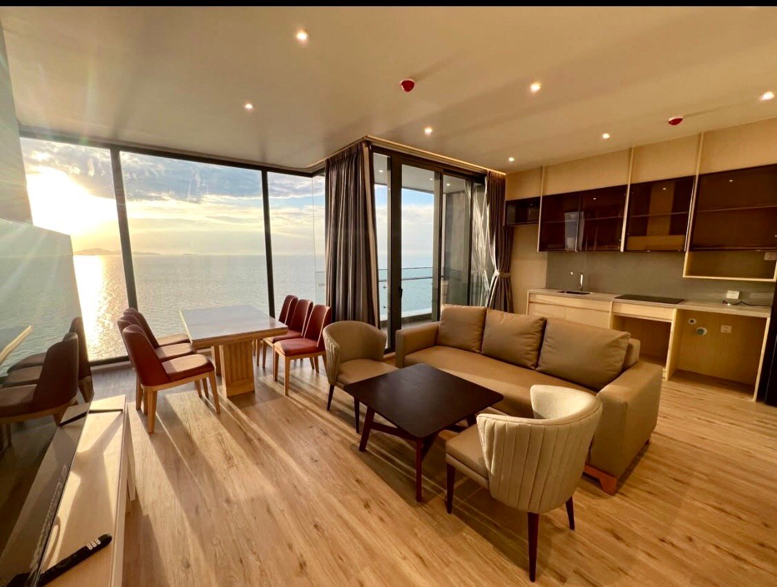 Arom Wongamat Ultra-Luxury 2-Bedroom Beachfront Residence with Private Lift Access RS251276 - select property pattaya