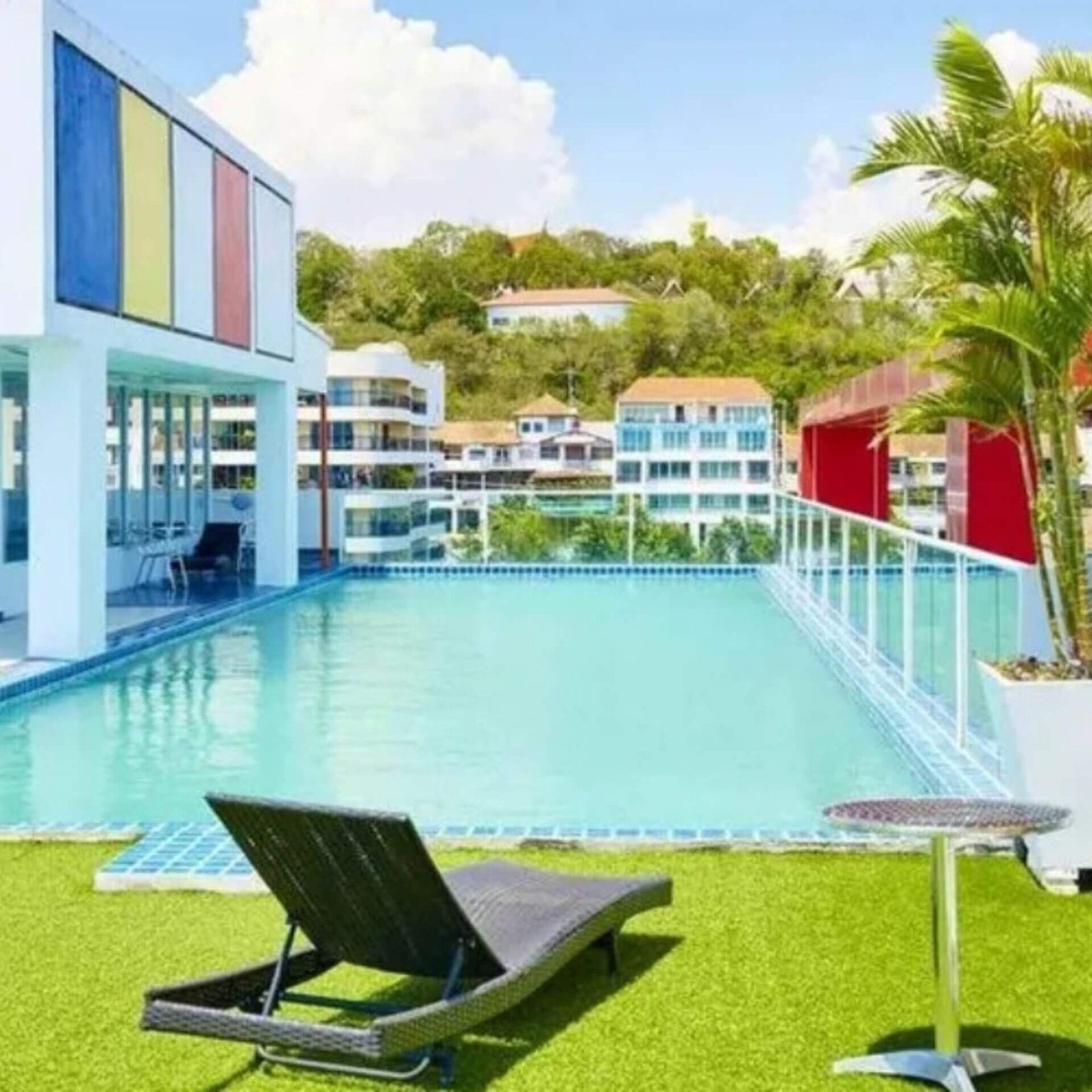 Art on the Hill – Modern 50sqm Corner Suite with Private Garden Outlook SSF2601162 - select property pattaya