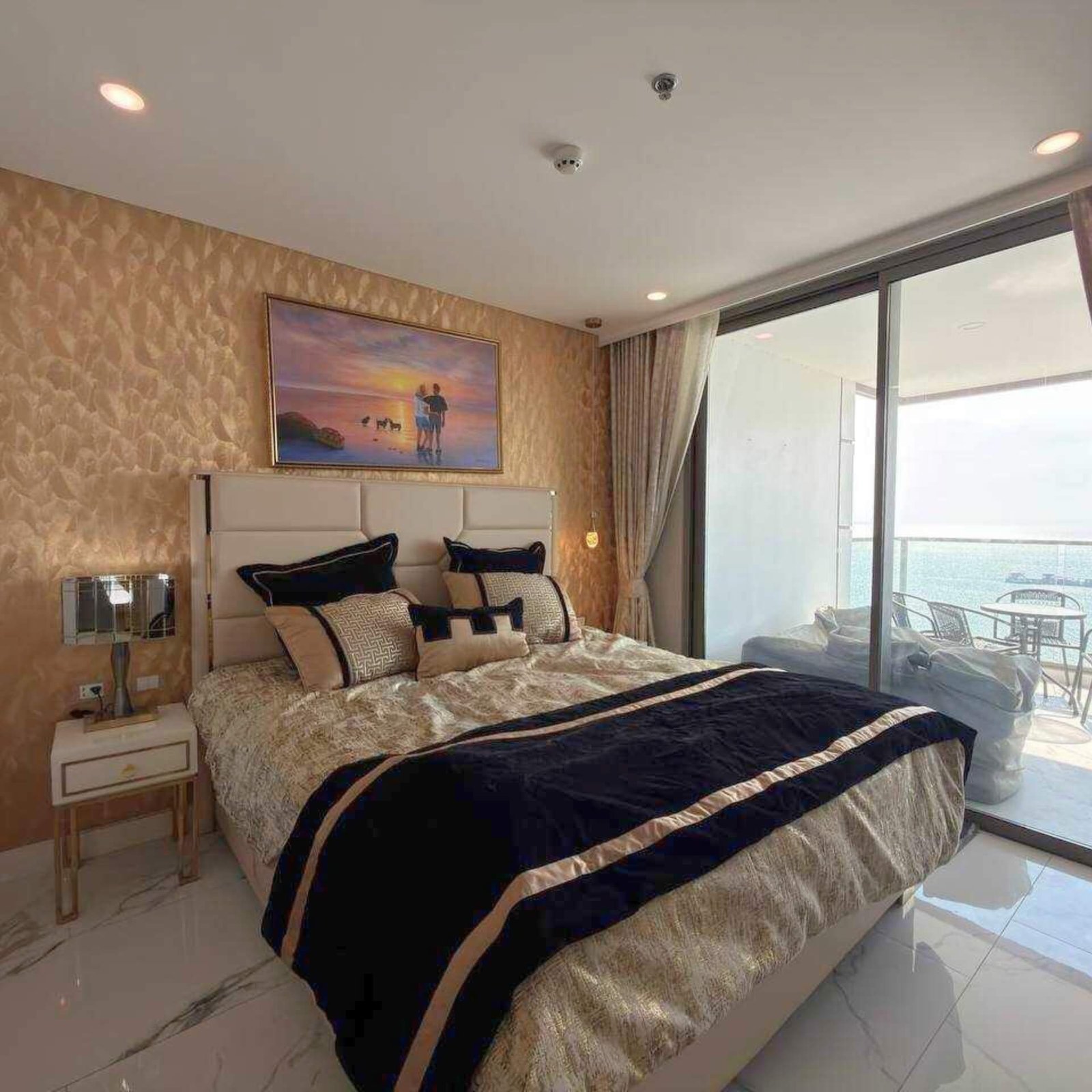 Copacabana Beach Jomtien Luxury Beachfront Living on the 19th Floor SSF2512126 - select proprety pattaya